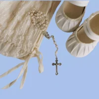 Baberos, bodies, cojines, tarjetones y detalles tiernos