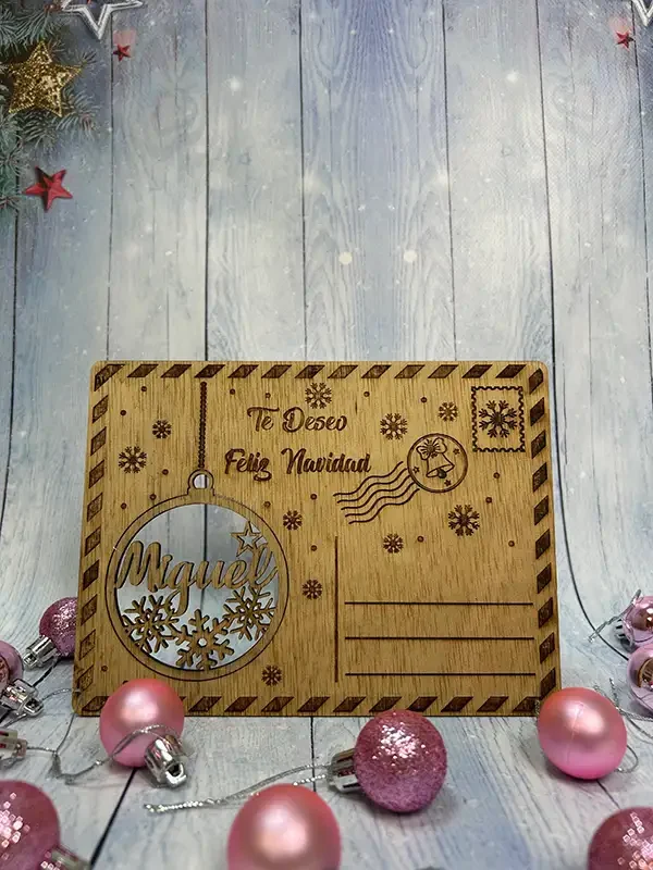 Postal Navideña con bola para el árbol