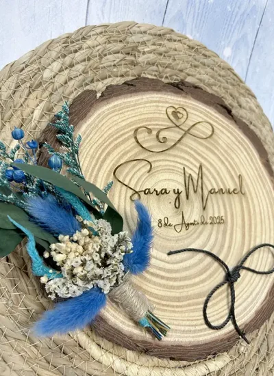 Rodaja-2-madera-grabada-laser-boda-alianzas-flores-secas-arbol-impressionregalos
