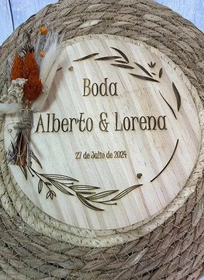 Rodaja-3-madera-grabada-laser-boda-alianzas-flores-secas-arbol-impressionregalos