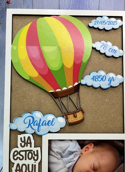 Marco-3-personalizado-bebe-natalicio-fotos-madera-grabada-corte-laser-colores-impressionregalos