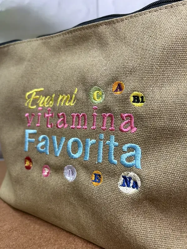 Neceser bordado "Eres mi vitamina favorita"